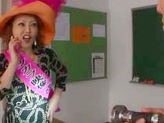 Tokyo's Sexy Schoolgirl Minegishi Fujiko Gets Fucked by Nippon Janitor in XXX Porn Classroom
